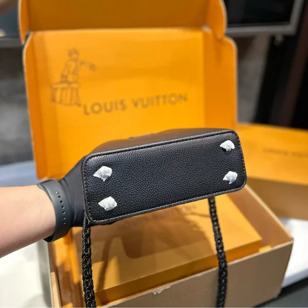LVEB3-413b83f8734b.webp Louis Vuitton Capucines East West Mini Optic Black 19Cm M23955, Designer Handbags, Womens Purse, luxury bags
