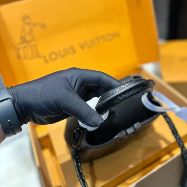 LVEB5-c087cf20c60a.webp Louis Vuitton Capucines East West Mini Optic Black 19Cm M23955, Designer Handbags, Womens Purse, luxury bags