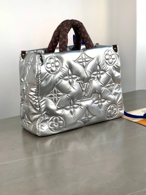 Louis-Vuitton-Pillow-Onthego-GM-Silver-075c8c93a091.webp Louis Vuitton Onthego Gm Silver Giant Monogram Econyl Pillow M21053 41cm, Designer Handbags, Womens Purse, luxury bags