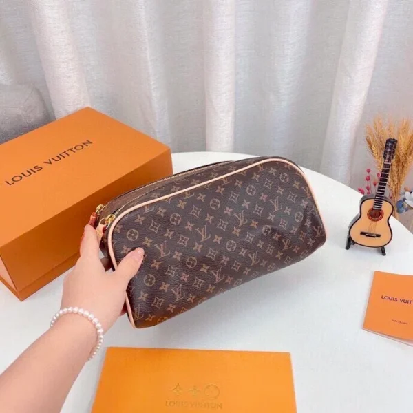 Mjiwnis-f2f860eebad5.webp Louis Vuitton Dopp Kit Toilet Pouch Monogram Canvas 27Cm M44494, Designer Handbags, Womens Purse, luxury bags