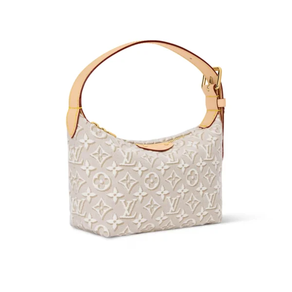SUPERCLONE-2026-06-29T152952.681-1-072ff2fc4931.webp Louis Vuitton Pochette Hills Monogram Emblème Pattern In Peuplier Color 18.5cm M29879