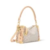 SUPERCLONE-2026-06-30T091544.354-efcf66fc20ca.webp Louis Vuitton Side Trunk MM Monogram Emblème Peuplier Motif 23.5cm M2A145