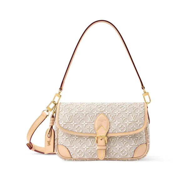 SUPERCLONE-2026-06-30T092516.105-f7d713e77e26.webp Louis Vuitton Diane PM Monogram Emblème Peuplier Motif 24cm M29795