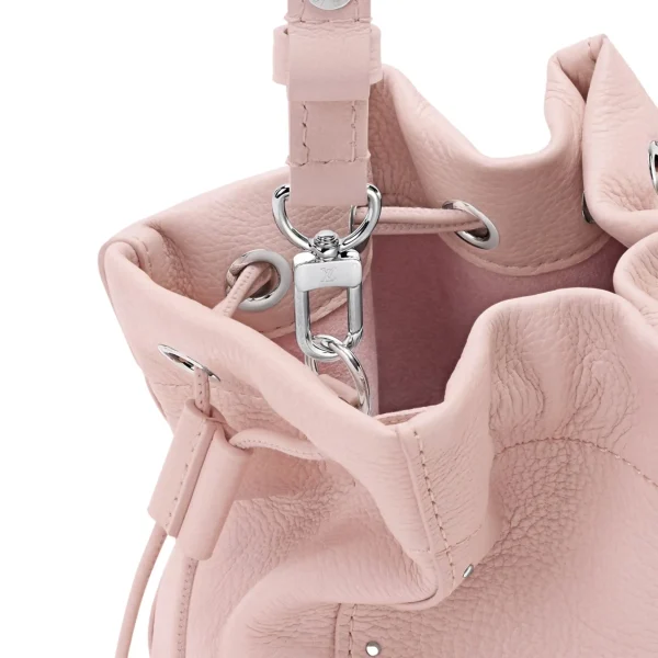 SUPERCLONE-2026-06-30T104749.223-f7a6ebb2150a.webp Louis Vuitton Nano Noé Trunk Bag 15cm M2A067