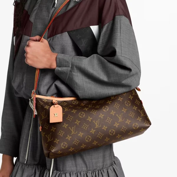 SUPERCLONE-2026-07-03T095232.079.webp Louis Vuitton CarryAll East West Bag Monogram Canvas 36cm M28101