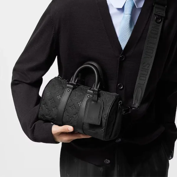 Louis Vuitton Keepall Bandoulière Bag 25cm/9.8in Black Taurillon Cowhide M20900