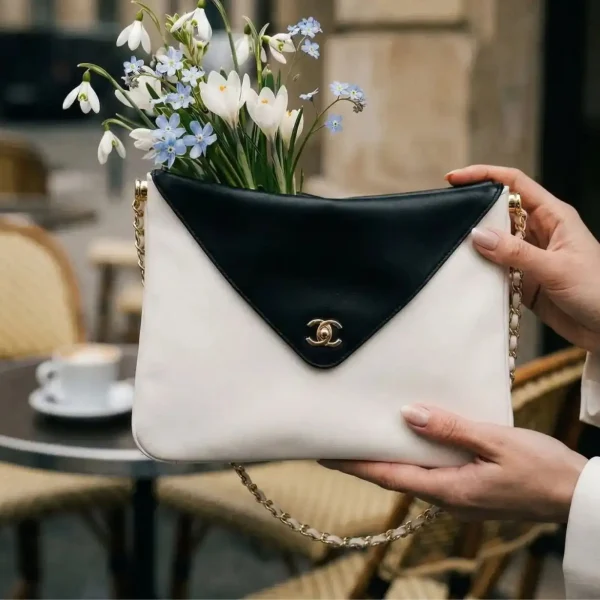 SUPERCLONE-2026-08-14T171236.956-ea52fdade631.webp Chanel Hobo Bag Calfskin & Gold-plated Metal Black & White 29cm/11.4in Dark Red Wine AS6209