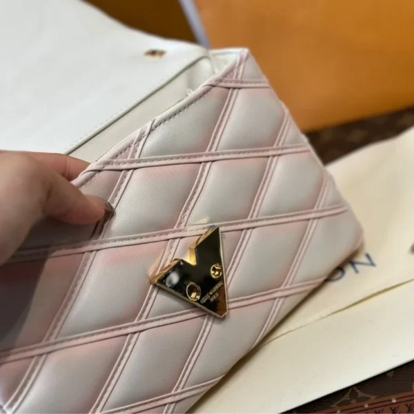 TBN3-3-1-1-2845b1d368ef.webp Louis Vuitton Go 14 Mm Bag Argile 22Cm M14282, Designer Handbags, Womens Purse, luxury bags