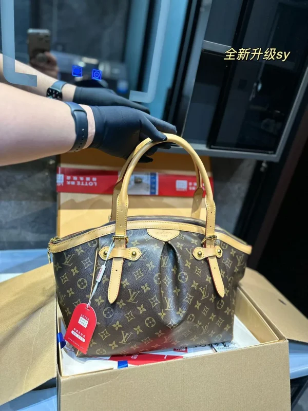 WhatsApp-Image-2025-10-29-at-15.35.15_e9b4332a-ab1e1b9ff75e.webp Louis Vuitton Monogram Tivoli Gm Bag 32Cm, Designer Handbags, Womens Purse, luxury bags