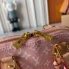 WhatsApp-Image-2026-06-29-at-14.57.52-9f2e96b6f6c1.webp Louis Vuitton Alma BB Monogram Emblème Rose Ruban Color 23.5cm M2A378