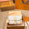 WhatsApp-Image-2026-06-29-at-15.45.31-1-c005ff1a3eaf.webp Louis Vuitton Diane PM Monogram Emblème Peuplier Motif 24cm M29795