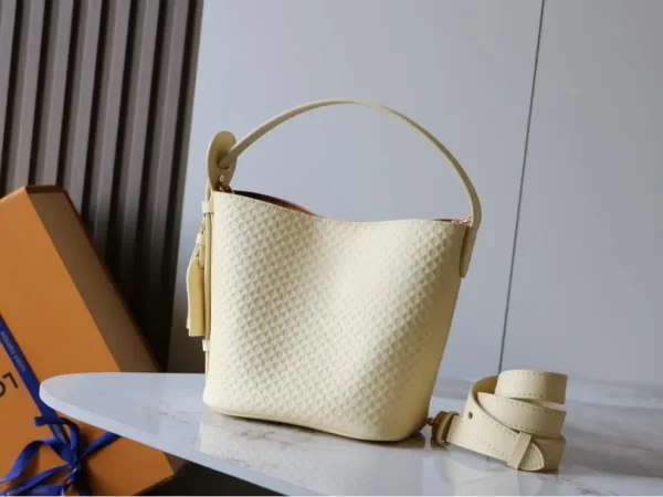 WhatsApp-Image-2026-06-30-at-11.07.36-1c292ace3b88.webp Louis Vuitton All In BB Bag Banane Gold 16cm M29479
