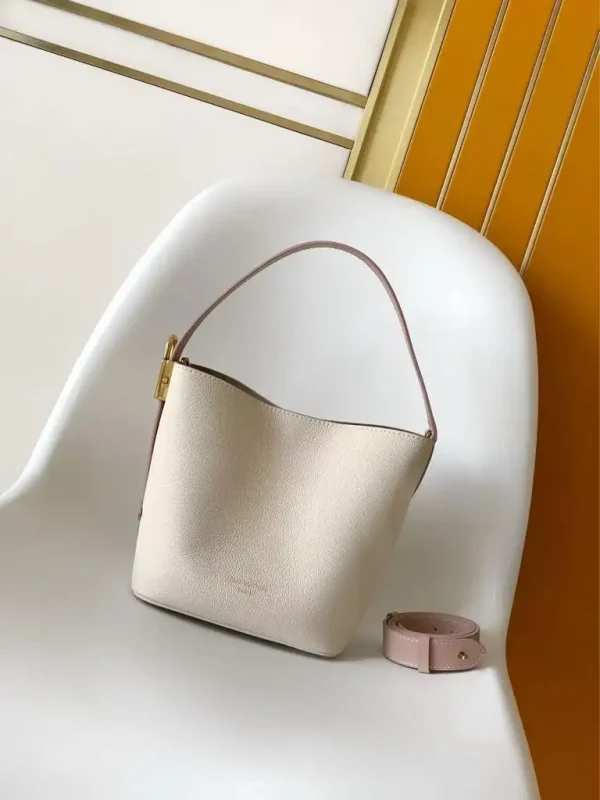 WhatsApp-Image-2026-06-30-at-11.18.12-c93659d6cbf3.webp Louis Vuitton Low Key All In BB 16cm M29112