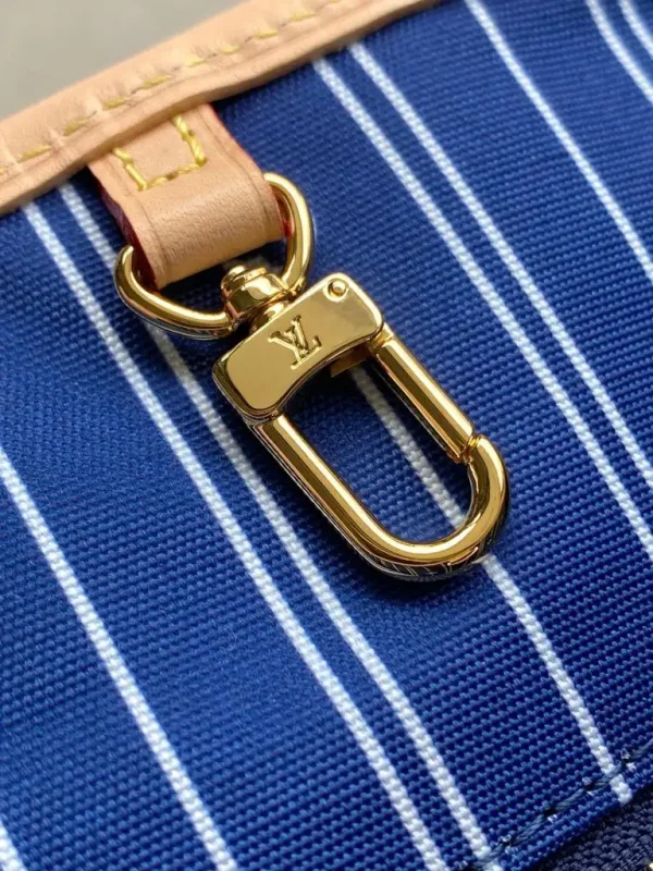 WhatsApp-Image-2026-06-30-at-11.24.28-7-a237e5b0fcba.webp Louis Vuitton Escale Bag Ocean Blue M28503
