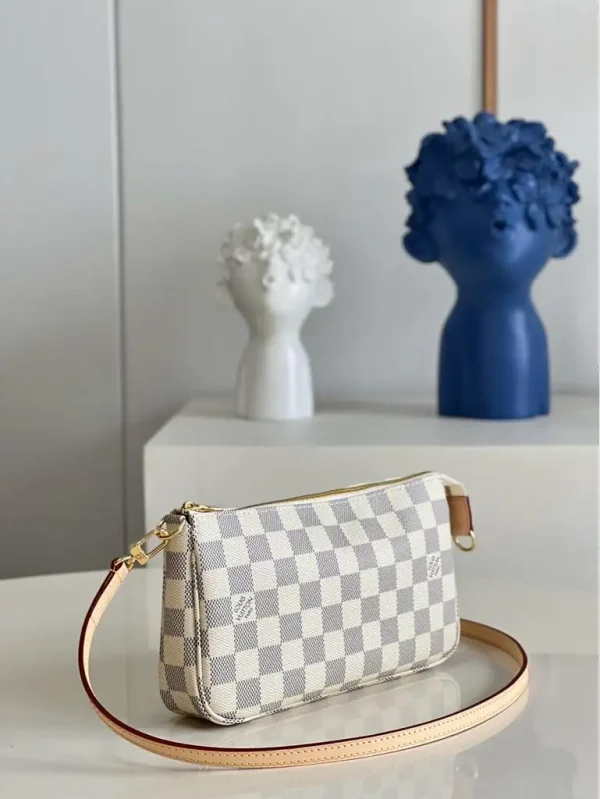 WhatsApp-Image-2026-06-30-at-11.30.14-3-d4659917e236.webp Louis Vuitton Pochette Accessory Bags 22cm N40915