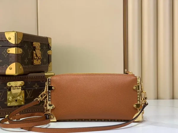 WhatsApp-Image-2026-06-30-at-17.21.09-f866b2834177.webp Louis Vuitton Slim Trunk Bag Brown 23cm M29088