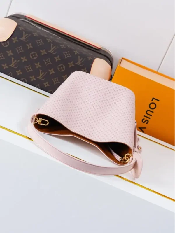 WhatsApp-Image-2026-06-30-at-17.23.31-3-7d08749e8926.webp Louis Vuitton All In BB Bag Light Bliss 16cm M28886