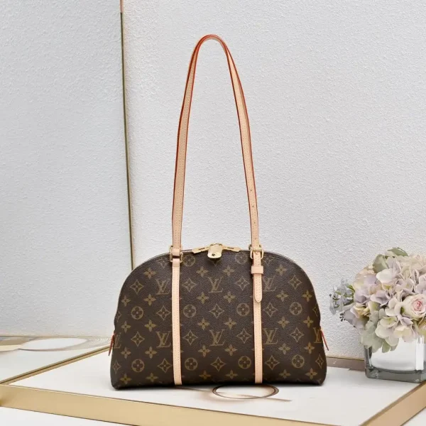 WhatsApp-Image-2026-06-30-at-17.30.45-3c28efe54017.webp Louis Vuitton Squire PM Bag 30cm M28951