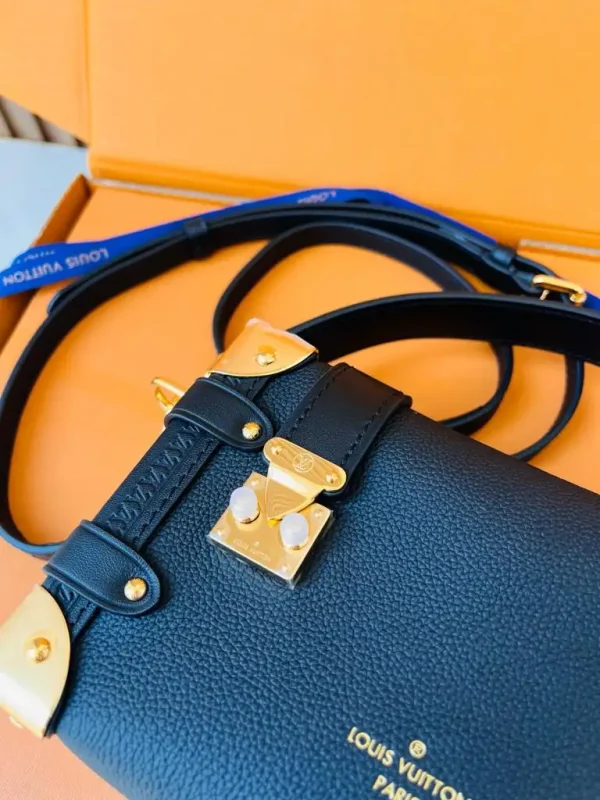 WhatsApp-Image-2026-06-30-at-17.31.08-4-686327935a9d.webp Louis Vuitton PM Side Trunk Bag Black 19cm M23817