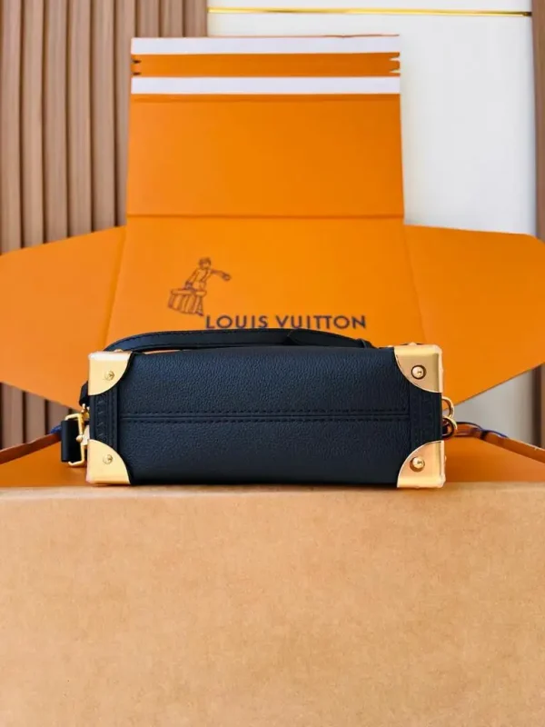 WhatsApp-Image-2026-06-30-at-17.31.08-5-67d664ebbf92.webp Louis Vuitton PM Side Trunk Bag Black 19cm M23817