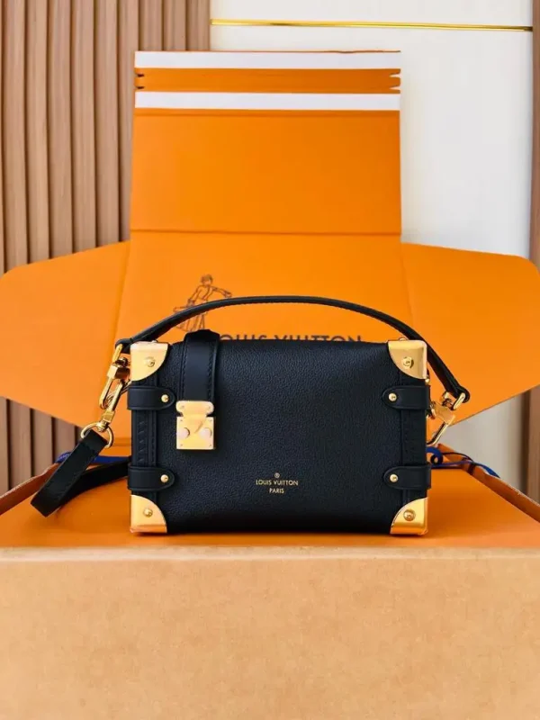 WhatsApp-Image-2026-06-30-at-17.31.08-5b344d5ae1a5.webp Louis Vuitton PM Side Trunk Bag Black 19cm M23817