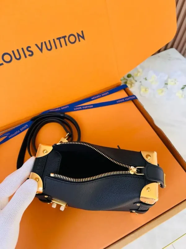 WhatsApp-Image-2026-06-30-at-17.31.08-8-646da02e3399.webp Louis Vuitton PM Side Trunk Bag Black 19cm M23817