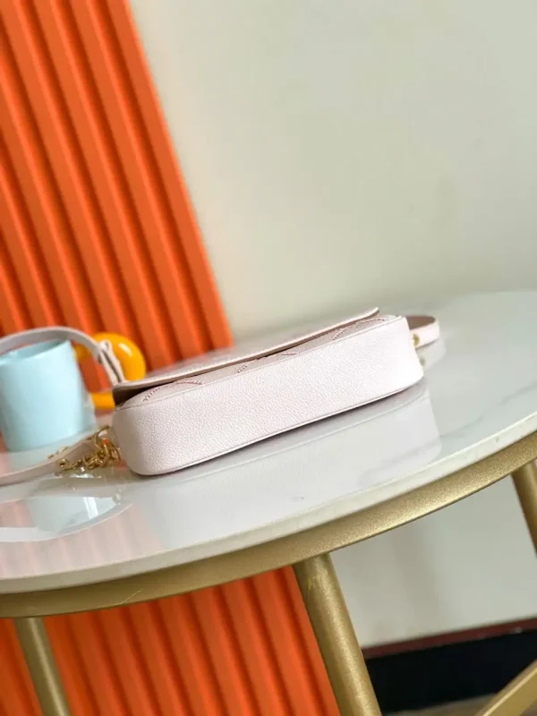 WhatsApp-Image-2026-07-01-at-09.50.09-8f4d284b09a0.webp Louis Vuitton Ivy Bag Light Bliss Couture Cream 23.5cm M29502