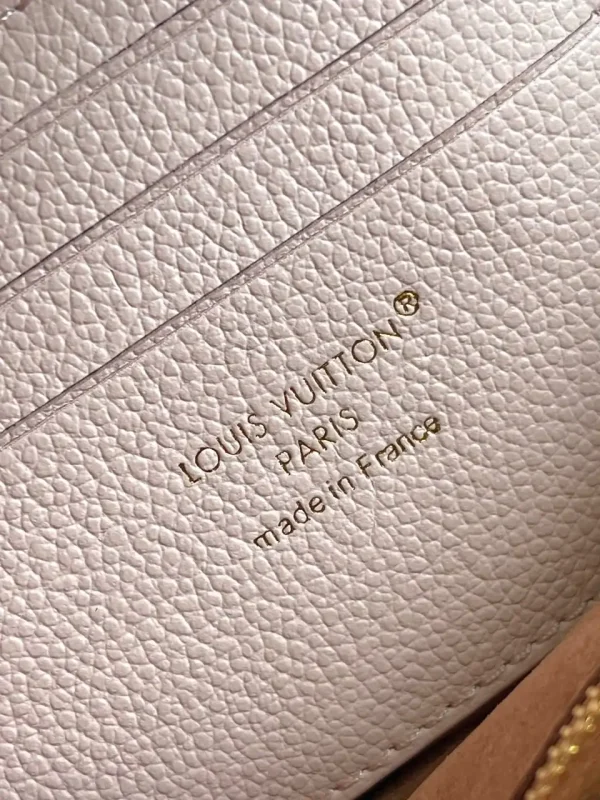 WhatsApp-Image-2026-07-01-at-09.50.13-78c742fafb09.webp Louis Vuitton Ivy Bag Light Bliss Couture Cream 23.5cm M29502