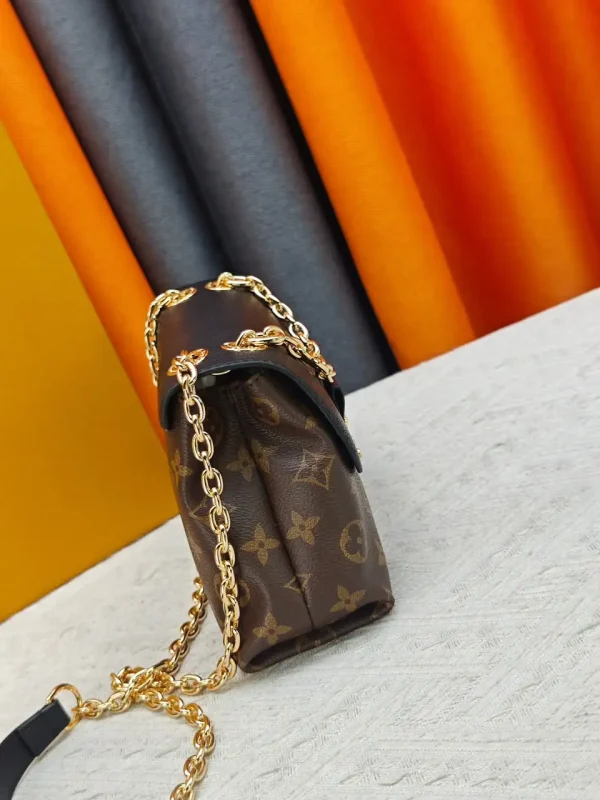 WhatsApp-Image-2026-07-01-at-09.52.23-1-78ad3b29ccbf.webp Louis Vuitton Madeleine BB Monogram/Black 24cm M28424