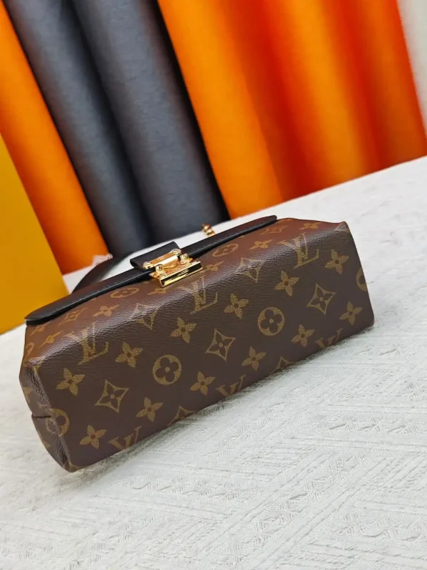 WhatsApp-Image-2026-07-01-at-09.52.26-467573463120.webp Louis Vuitton Madeleine BB Monogram/Black 24cm M28424