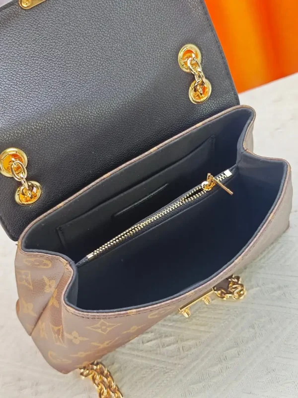 WhatsApp-Image-2026-07-01-at-09.52.33-e3263466301e.webp Louis Vuitton Madeleine BB Monogram/Black 24cm M28424