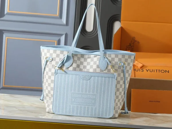 WhatsApp-Image-2026-07-01-at-10.05.14-45dd524818c0.webp Louis Vuitton Neverfull Inside Out MM Bag 47cm N40946