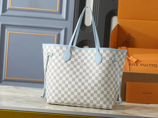 WhatsApp-Image-2026-07-01-at-10.05.17-7e128a98f347.webp Louis Vuitton Neverfull Inside Out MM Bag 47cm N40946