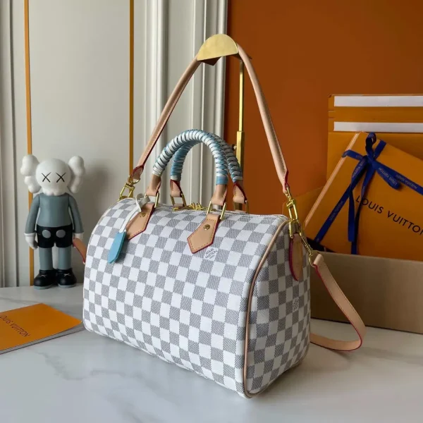 WhatsApp-Image-2026-07-01-at-10.06.04-63deab9fe6a7.webp Louis Vuitton Speedy 30 Soft Damier Azur Canvas N40908