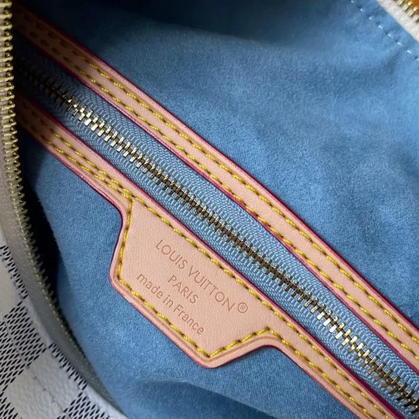 WhatsApp-Image-2026-07-01-at-10.06.08-8e9b9a3ccf6a.webp Louis Vuitton Speedy 30 Soft Damier Azur Canvas N40908