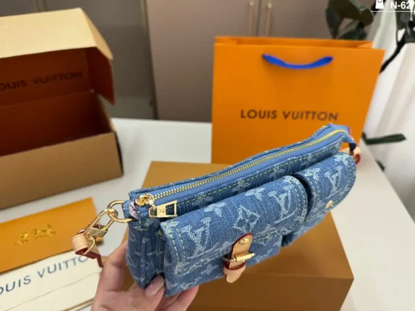 WhatsApp-Image-2026-07-01-at-13.57.04.webp Louis Vuitton Accessoire Cargo Pochette Bag 23.5cm M27602