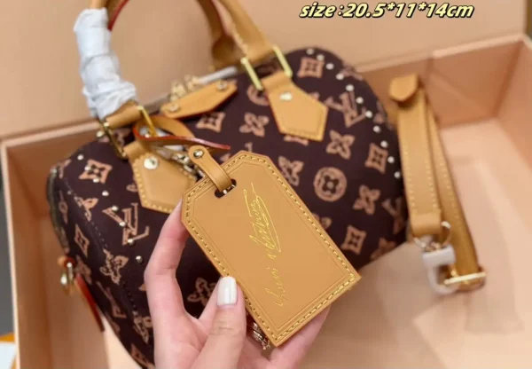 WhatsApp-Image-2026-07-01-at-15.43.57.webp Louis Vuitton Speedy Trunk 20-Pack Box Bag Monogram Origine 16 cm M28102