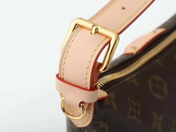 WhatsApp-Image-2026-07-01-at-15.45.50.webp Louis Vuitton Pochette Hills Bag Monogram 18.5cm M27509