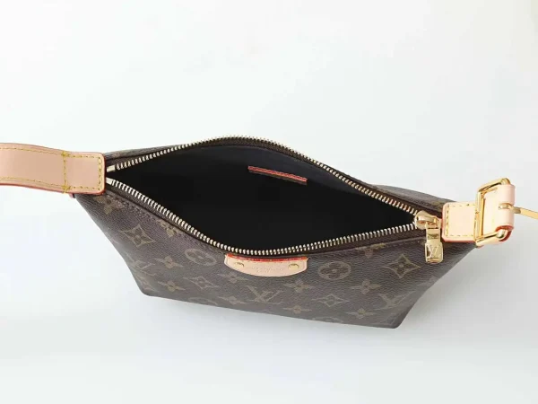WhatsApp-Image-2026-07-01-at-15.45.51-1.webp Louis Vuitton Pochette Hills Bag Monogram 18.5cm M27509