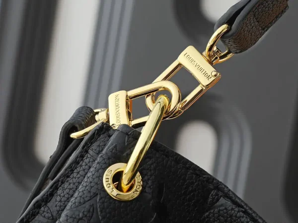 WhatsApp-Image-2026-07-01-at-15.49.41.webp Louis Vuitton Métis Hobo Bag Black 35cm M27189
