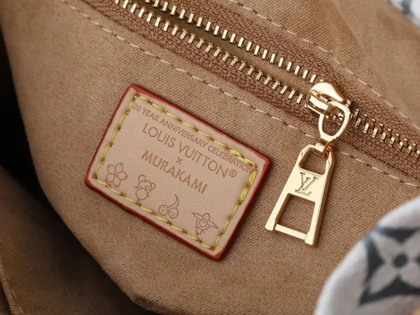WhatsApp-Image-2026-07-01-at-18.18.20.webp Louis Vuitton OnTheGo PM LV x TM Bag White Multicolore 25cm M27580