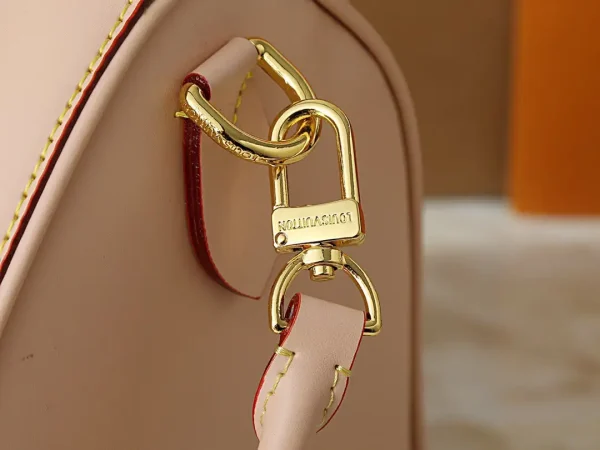 WhatsApp-Image-2026-07-01-at-18.25.47.webp Louis Vuitton Speedy Soft 30 Bag Beige 35cm M27387