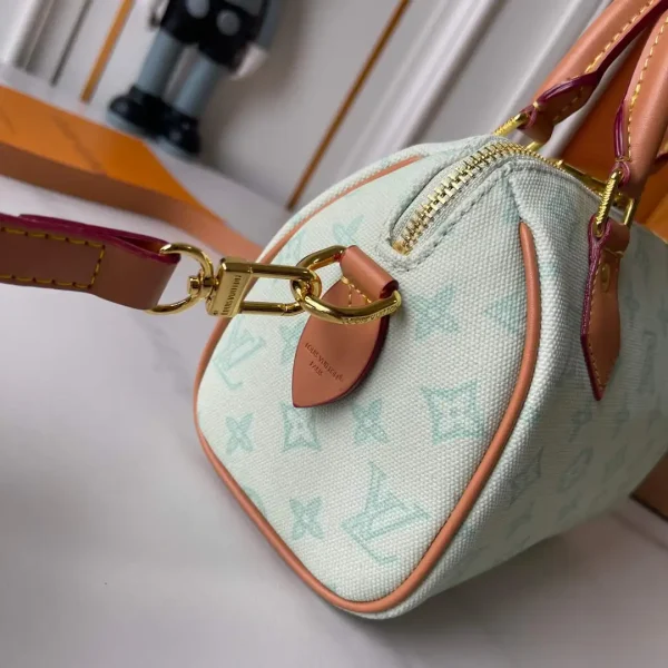 WhatsApp-Image-2026-07-01-at-18.27.45.webp Louis Vuitton Speedy Bandoulière 20 Bag Monogram Origine Vert Asnière M27530