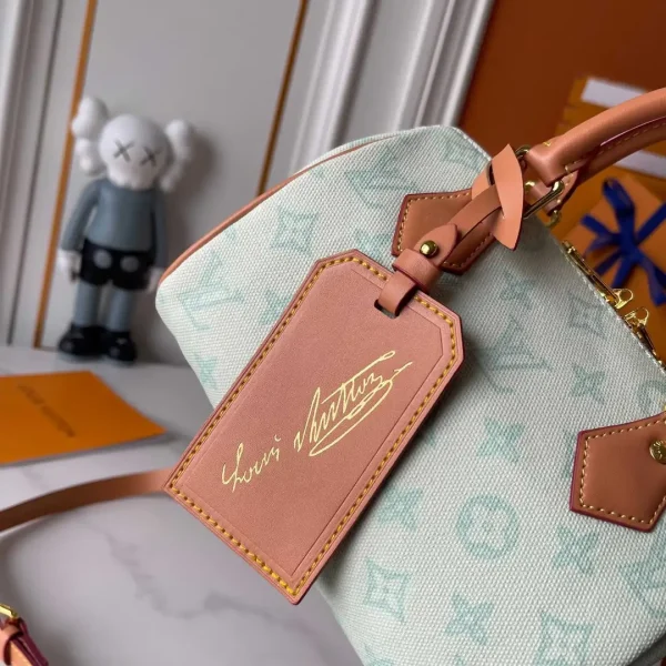 WhatsApp-Image-2026-07-01-at-18.27.47.webp Louis Vuitton Speedy Bandoulière 20 Bag Monogram Origine Vert Asnière M27530