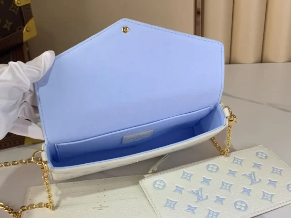 WhatsApp-Image-2026-07-02-at-09.47.31-1.webp Louis Vuitton Pochette Félicie Bag 21cm M28127