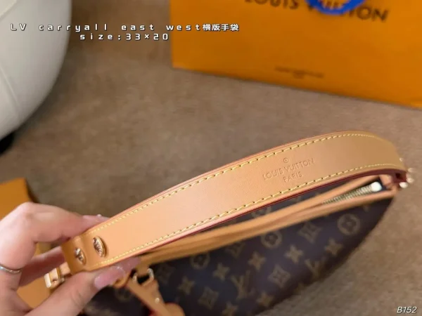 WhatsApp-Image-2026-07-02-at-09.51.44.webp Louis Vuitton CarryAll East West Bag Monogram Canvas 36cm M28101