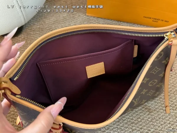 WhatsApp-Image-2026-07-02-at-09.51.46.webp Louis Vuitton CarryAll East West Bag Monogram Canvas 36cm M28101