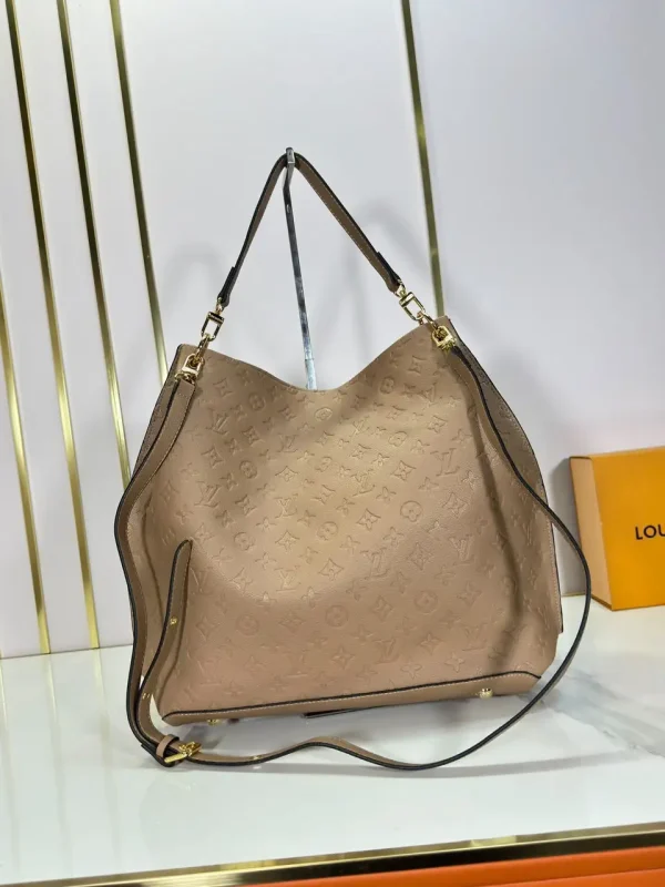 WhatsApp-Image-2026-07-02-at-14.32.38-1.webp Louis Vuitton Métis Hobo Bag Tuape Color 35cm M27937
