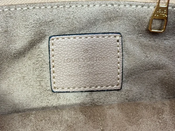 WhatsApp-Image-2026-07-02-at-14.32.43.webp Louis Vuitton Métis Hobo Bag Tuape Color 35cm M27937