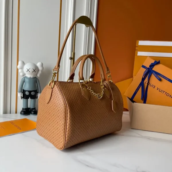 WhatsApp-Image-2026-07-02-at-17.22.28.webp Louis Vuitton Speedy Soft 30 Bag Chestnut Color 30cm M28522